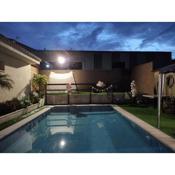 ALOJAMIENTO CON PISCINA