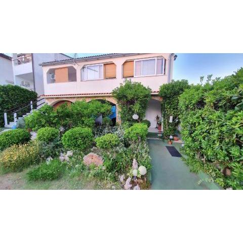 Apartments by the sea Stara Novalja, Pag - 13084
