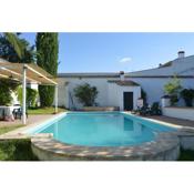 Casa Rural Tierra de Barros- con patio y piscina