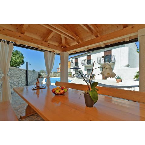 House Roberto 1384