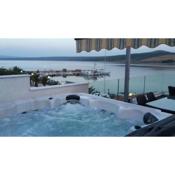 Luxury apartment by the sea with private whirlpool and terrace 50m2
