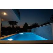 Luxury heated pool Villa