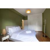 Palaio Faliro, A Bright and Spacious apartment