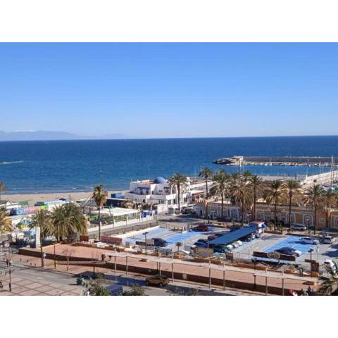 Primera linea playa y vistas al mar en PYR Fuengirola 7 floor