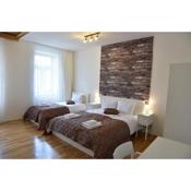 Rustic Apartment with 4 bedrooms Top 9