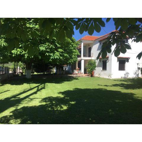 Sarakinas Farm House