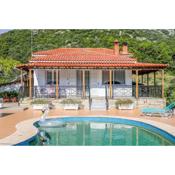 VILLA MITZELOS